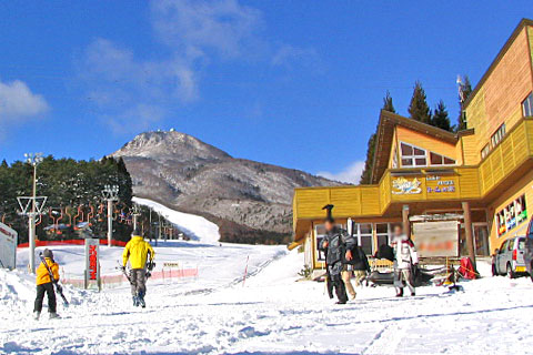 釜臥山スキー場ロッジ